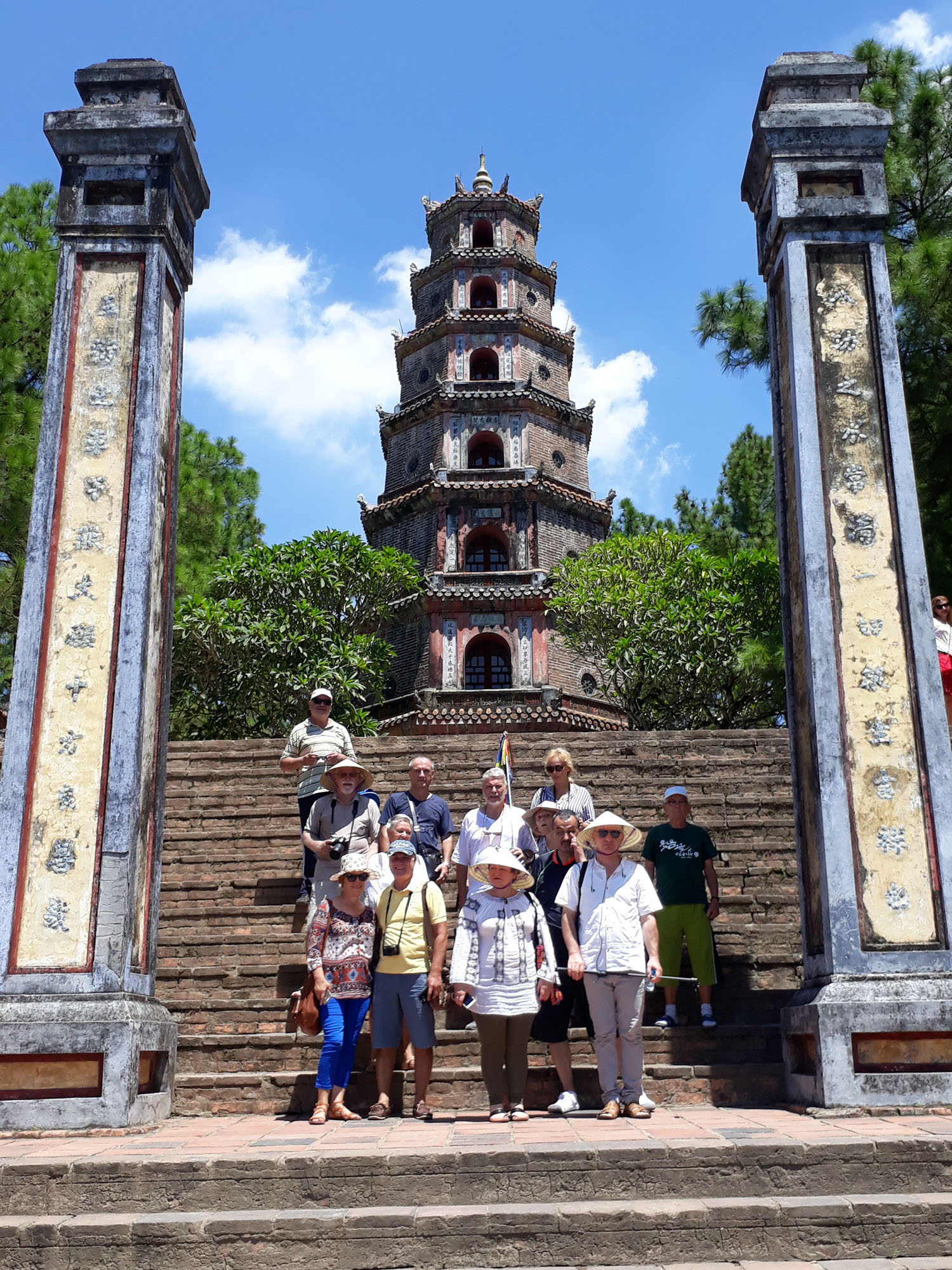 In Vietnam la Hue, Pagoda Doamnei din Paradis