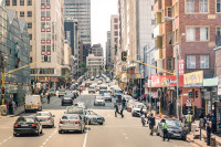 Asezat la o altitudine de peste 1.700 de metri, Johannesburg este orasul sud-african care s-a transformat cel mai mult si se mandreste cu amestecul de culturi si limbi ale celor peste 6 milioane de locuitori !