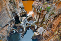 Continuam cu Puturile Norocul lui Bourke–puturi naturale formate de-a lungul mileniilor prin forta apelor si a stancilor.