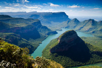 Una dintre cele mai spectaculoase rute panoramice este ruta Panorama, pe care o vom strabate azi. Un mic drum cu serpentine ne va duce pana la Fereastra lui Dumnezeu, unde veti descoperi una dintre cele mai frumoase privelisti din lume.