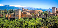 Dimineata vizita cu ghid local la Alhambra – monument UNESCO si cea mai vizitata atractie turistica din Spania.