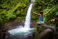 Dupa ce va veti bucura de minunile vulcanului, veti continua spre Cascada La Paz.