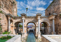 Antalya orasul vechi Poarta lui Hadrian