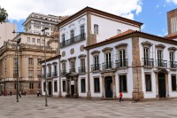 Dupa-amiaza, putem participa la un tur optional in partea istorica a orasului Rio