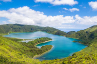 Prima oprire va fi la Lacul do Fogo situat in zona centrala a insulei, intr-un crater vulcanic