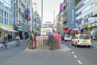 Berlin Charlie Checkpoint Poarta Charlie