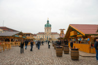 Dupa amiaza va sugeram vizitarea Pietei de Craciun de la Castelul Charlottenburg. Din 2007 Castelul Charlottenburg gazduieste cea mai faimoasa Piata de Craciun din capitala Germaniei.