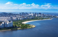 Eliberarea camerelor si transfer la aeroport pentru zborul catre Rio de Janeiro.