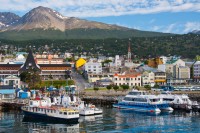 Revenim in Ushuaia pentru a porni intr-un tur al orasului Ushuaia–portul principal catre Antarctica.