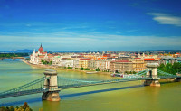 Continuam turul cu  Podul cu Lanturi, unul dintre cele mai cunoscute obiective turistice din Budapesta.