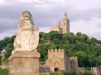 Continuam excursia cu vizitarea pitorescului oras medieval Veliko Tarnovo.