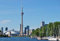 Dimineata tur de oras Toronto cu ghid local: CN Tower–cea mai inalta cladire din lume pana in anul 2007, stadionul Rogers Center (fost Skydome),