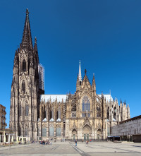 Vom admira cea mai mare catedrala gotica din Nordul Europei si una din cele mai mari catedrale gotice din lume, a carei constructie a fost inceputa in Sec XIII si a durat 632 ani.