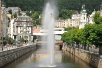 Timp liber in oras sau optional, excursie de 1 zi la Karlovy Vary, celebra statiune balneoclimaterica, dar si oras cu o arhitectura deosebita.