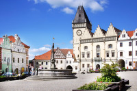 Un labirint de strazi medievale, ziduri monumentale si o istorie fascinanta. Toate acestea le veti gasi in orasul Tábor din Boemia de Sud, fondat in Sec al XV-lea