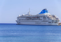 Transfer in portul Pireu, pentru imbarcare la bordul vasului de croaziera Celestyal Crystal
