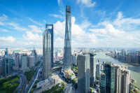 Continuam explorarea Shanghaiului cu vizitarea Shanghai Tower, care cu cei 632 de metri ai sai este cea mai inalta cladire din China si a doua din lume.