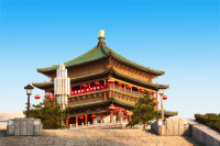Prima vizita in Xi’An este la Piata Turnului cu Clopot