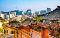 Suntem inapoi in Seul, un oras care are atat de multe de oferit, de la palate istorice si temple linistite la ultimele tendinte in moda