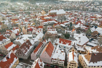 Plecam spre Nördlingen: oras cetate unic in Europa si in lume prin diverse elemente proprii, orasel ideal pentru o viata linistita cu conditii moderne intr-un cadru pur istoric.