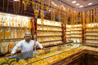 Vom ajunge la Golden & Spice Souk (Bazarul de aur si mirodenii), faimos in in intreaga lume si unde vom putea experimenta aroma mirodeniilor estului si abundenta de aur.