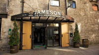 Continuam cu vizita la Old Jameson Distillery situata in inima vechiului Dublin.