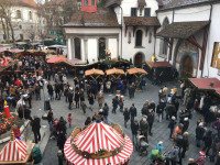 ce gazduieste Piata de Craciun din Franziskanerplatz.