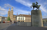 Zurich Catedrala Grossmunster, Zurich Statuie Hans Waldmann