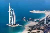 Vom opri si pe Plaja Jumeirah pentru un photo-stop al celebrului Burj al Arab.