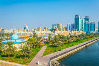 Vom avea parte de un tur de oras cu ghid local in Sharjah – capitala culturala a Emiratelor si al treilea ca marime.