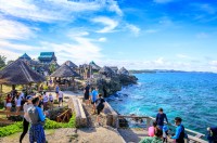 In aceasta zi vom face o excursie Island Hopping pentru a descoperi frumuserea vietii marine si golfuletele incantatoare care fac din Boracay o destinatie de top