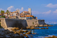 Apoi vom face un popas si in statiunea Antibes.