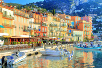 Transfer cu autocarul la Villefranche-sur-Mer-situat la 6 kilometri est de Nisa, cuibarit intre un golf larg cu ape adanci si muntii de pe Riviera.
