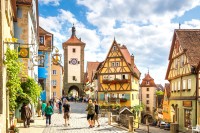 optional, va propunem o Excursie la Rothenburg ob der Tauber