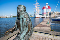 Goteborg statuia poetului Evert Taube
