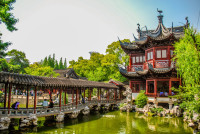 Incepem turul Shanghai-ului cu vizitarea incantatoarei Gradini Yuyuan