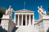 Atena Academia cu statuile lui Platon si Socrates