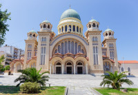 Vizitam Biserica Sfantul Andrei, biserica dedicata ocrotitorului orasului, Sfantul Apostol Andrei.