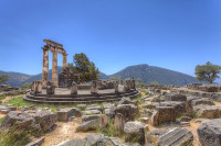 Parasim frumoasa Atena si ne indreptam catre Delfi unde vom vizita cel mai important Oracol al lumii antice.