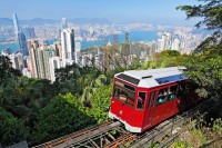 Dupa o scurta calatorie cu tramvaiul pana la o altitudine de 396 m, Varful Victoria ne va oferi o panorama spectaculoasa asupra insulei si a imprejurimilor