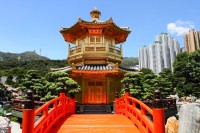 Hong Kong pastreaza obiceiurile traditionale si valorile Confucianismului, care aproape au disparut in China continentala