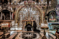 si Biserica Sfantului Mormant.