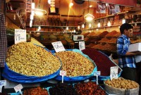 Apoi mergem spre Marele Bazar, unde aroma mirodeniilor orientale ne ameteste simturile.