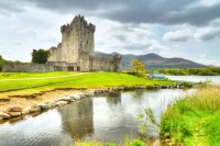 Continuam apoi catre una dintre cele mai mari atractii din Irlanda, strabatand 170 km pitoresti cunoscuti sub numele de Ring of Kerry.