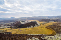 Astazi vom explora Vestul Islandei si primul popas va fi pentru o mica drumetie pana in varful craterului Grabrok, de unde veti admira o superba panorama a zonei Borgarfjordur.