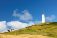 Dupa amiaza, aproximativ ora 15:00, ne imbarcam in autocar si vom vizita peninsula Reykjanes cu zona geotermala Krysuvik, farul Reykjanes