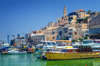 si Jaffa – vechi port, acum un faimos cartier al artistilor unde vizitam casa lui Simon Tabacaru si biserica Sfantul Petru ce comemoreaza invierea Tabitei.