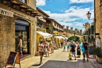 Timp liber la dispozitie sau, optional, Excursie la San Marino.