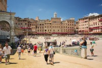 Prima oprire o vom face in Siena, unul dintre cele mai captivante orase ale Italiei