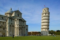 optional, Excursie la Pisa–pentru a admira celebrul turn inclinat.
